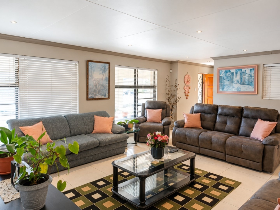 3 Bedroom Property for Sale in Reebok Western Cape